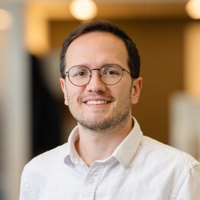 Aaron Mueller